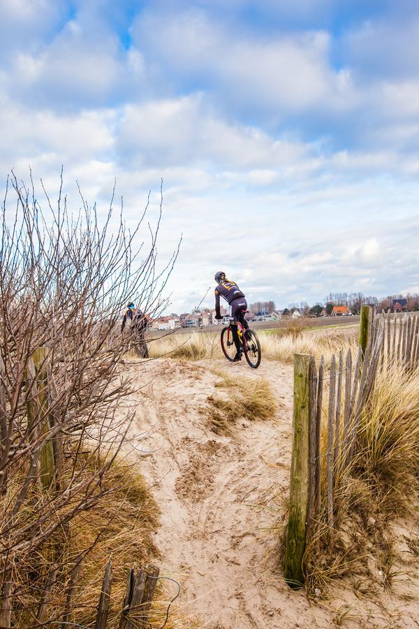 Sable D'O -Vlak Aan De Zee- Bed & Breakfast Mariakerke  Eksteriør bilde